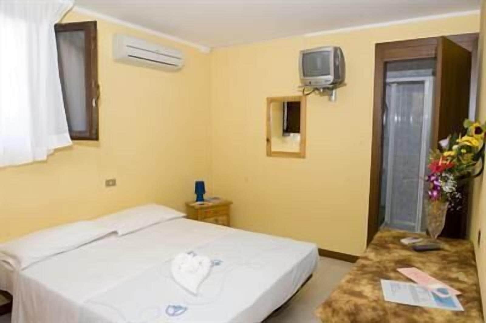 Hotel Rosa Dei Venti Линьяно-Саббьядоро Экстерьер фото