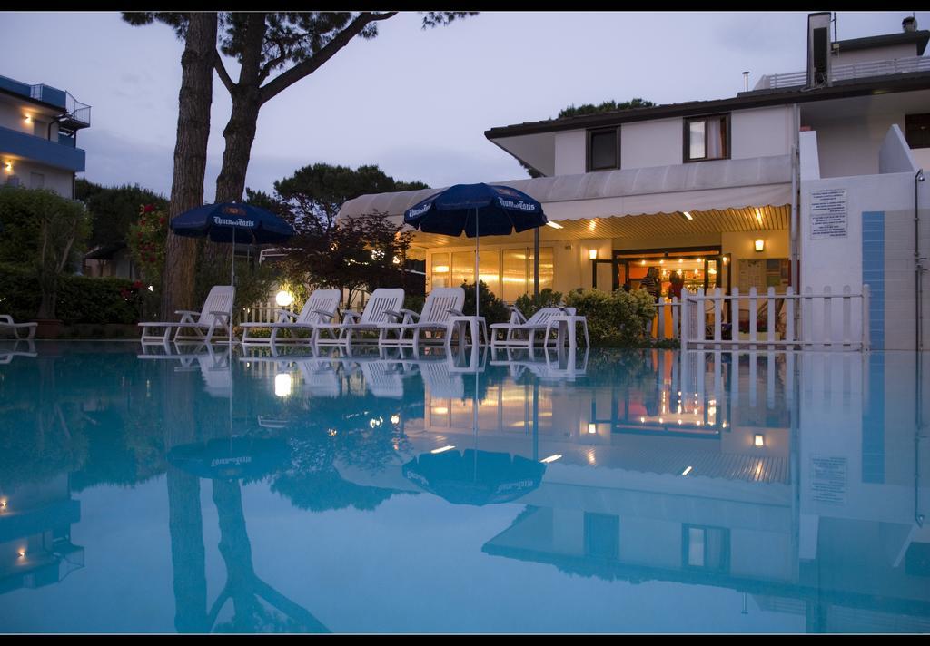 Hotel Rosa Dei Venti Линьяно-Саббьядоро Экстерьер фото